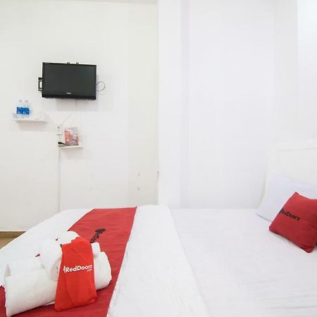 Reddoorz Plus Near Tan Dinh Market مدينة هوشي منه المظهر الخارجي الصورة