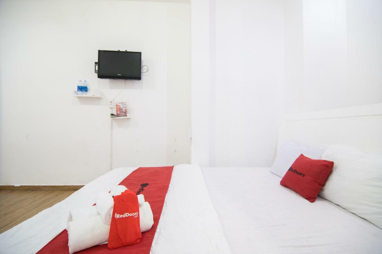 Reddoorz Plus Near Tan Dinh Market مدينة هوشي منه المظهر الخارجي الصورة