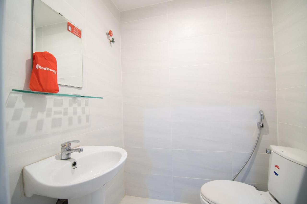 Reddoorz Plus Near Tan Dinh Market مدينة هوشي منه المظهر الخارجي الصورة